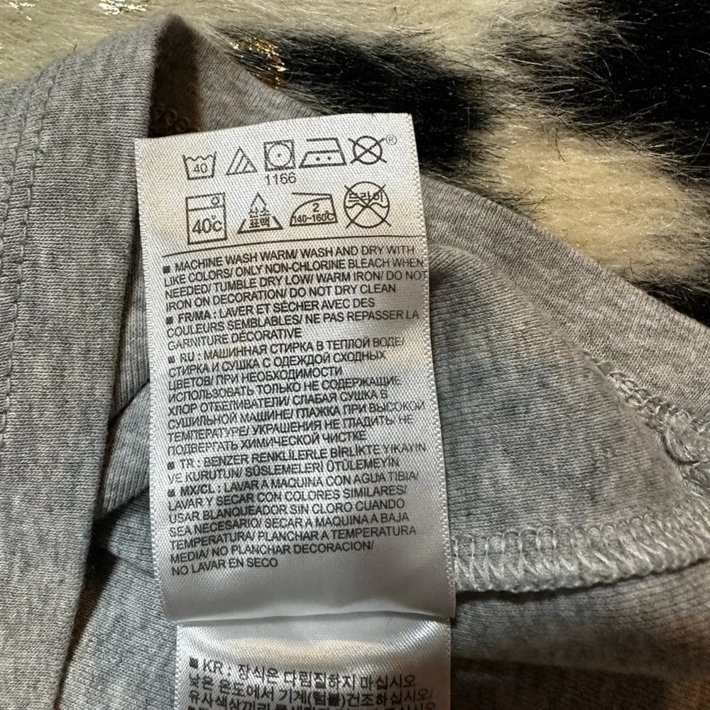 GAP Girl’s Gray Crewneck Long Sleeve Tee Shirt Size Medium